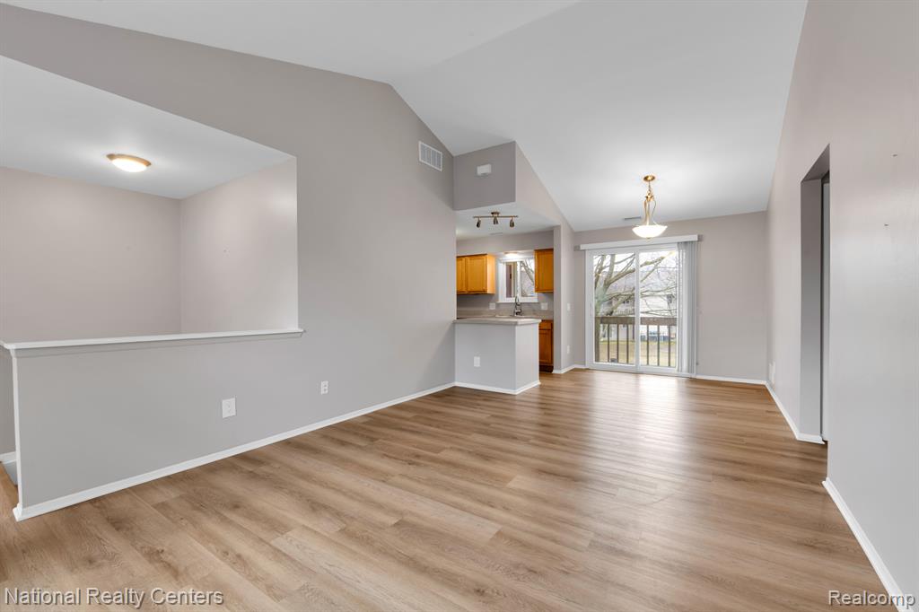 1613 O'Neil Circle Rochester Hills, MI 48307 - Photo 5 of 29