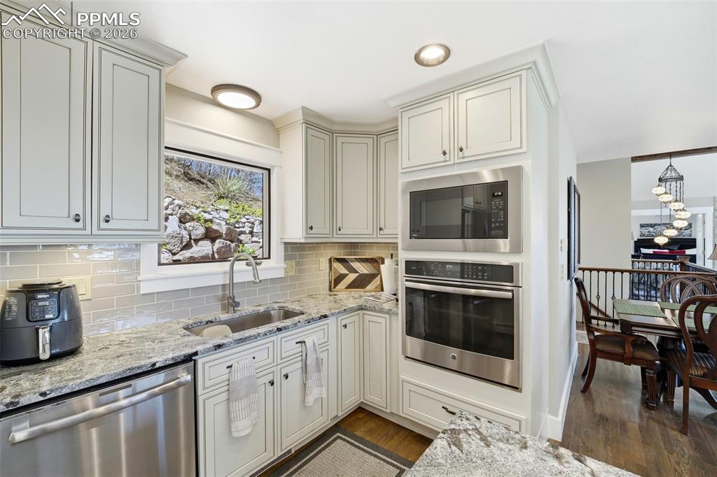 745 Scrub Oak Road Manitou Springs, CO 80829 - Photo 11 of 43