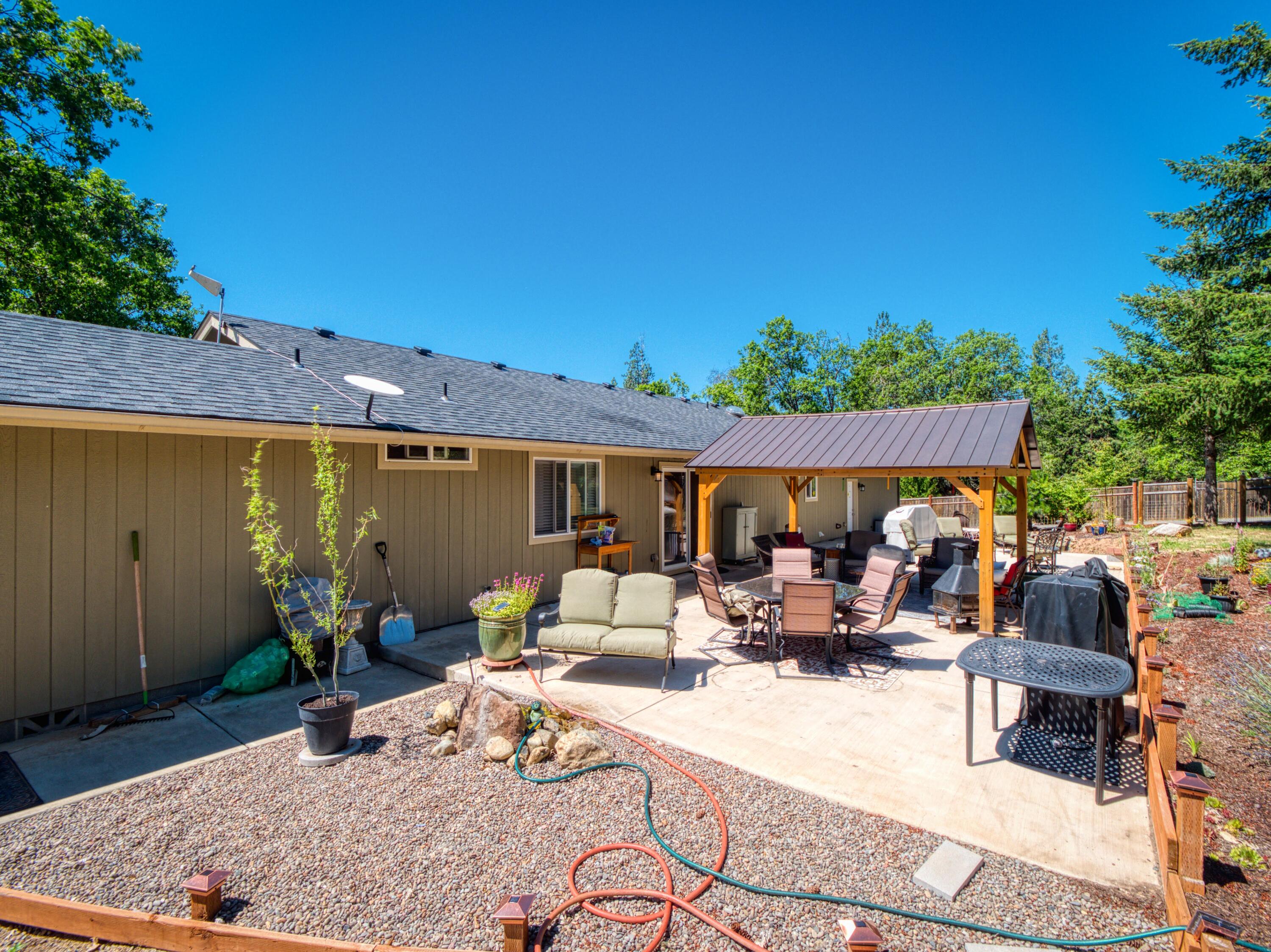 801 Three Pines Road Grants Pass, OR 97526 - Photo 38 of 45 Patio 6