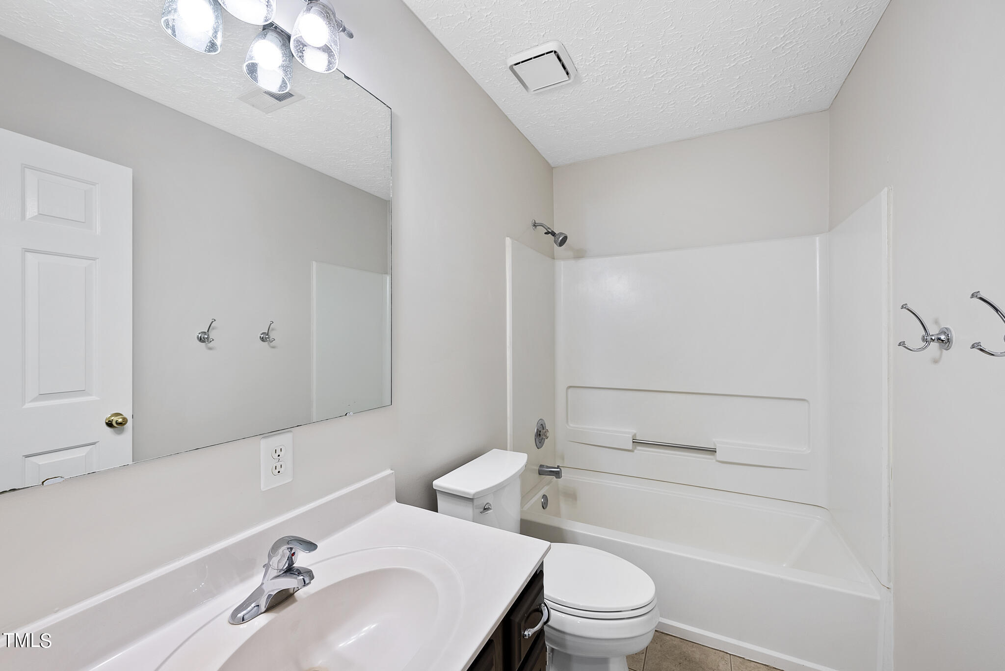 5428 Rhett Drive Raleigh, NC 27606 - Photo 19 of 29 DSC06112