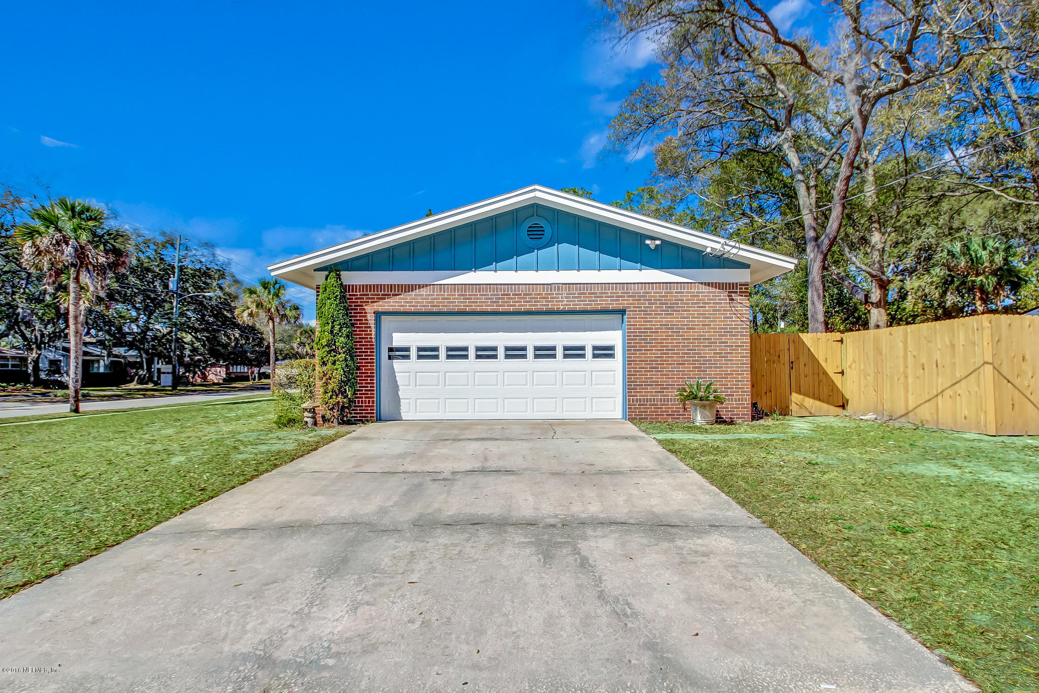 1635 Samontee Road Jacksonville, FL 32211 - Photo 23 of 28 Side Entry Garage