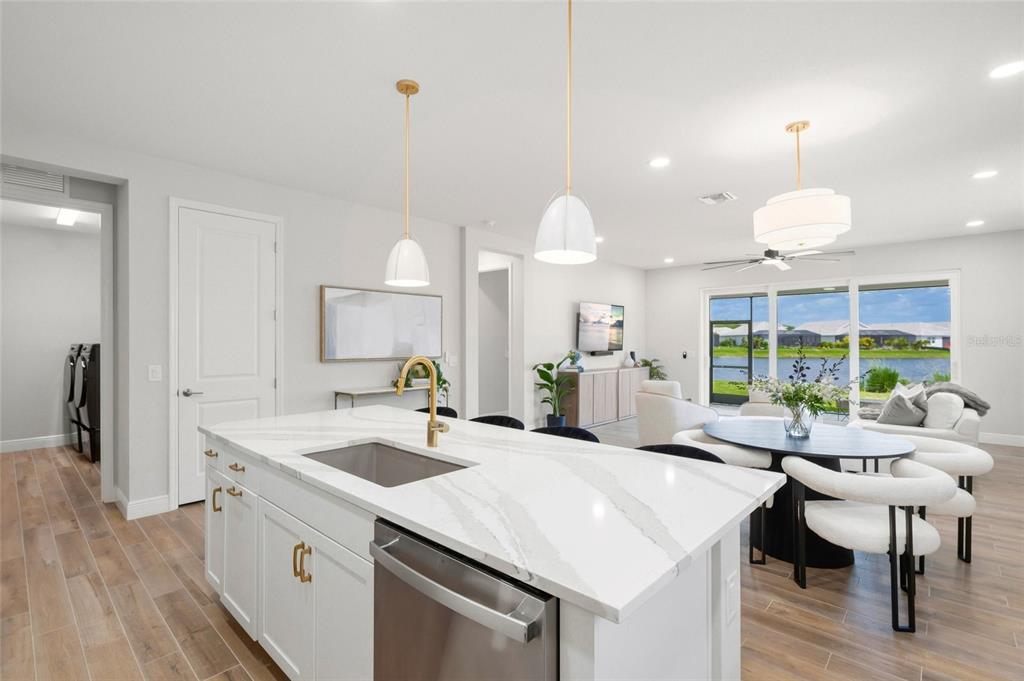 8160 Sternway Road Sarasota, FL 34240 - Photo 10 of 73