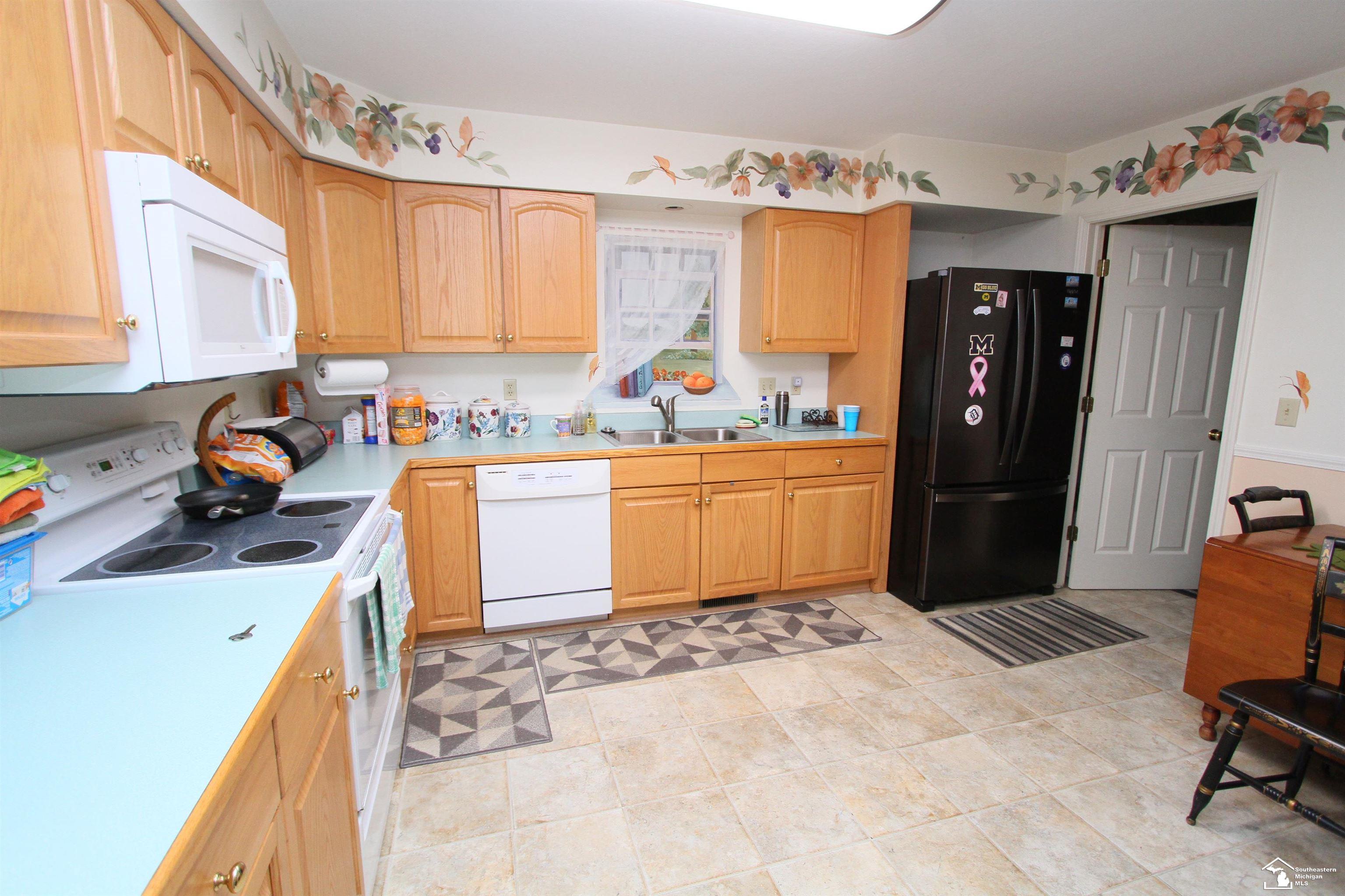 5840 East Dunbar Road, Unit 17 Monroe, MI 48161 - Photo 33 of 39 50134408-c7065515-8bf1-47ee-a395-bd070c65525b.JPG