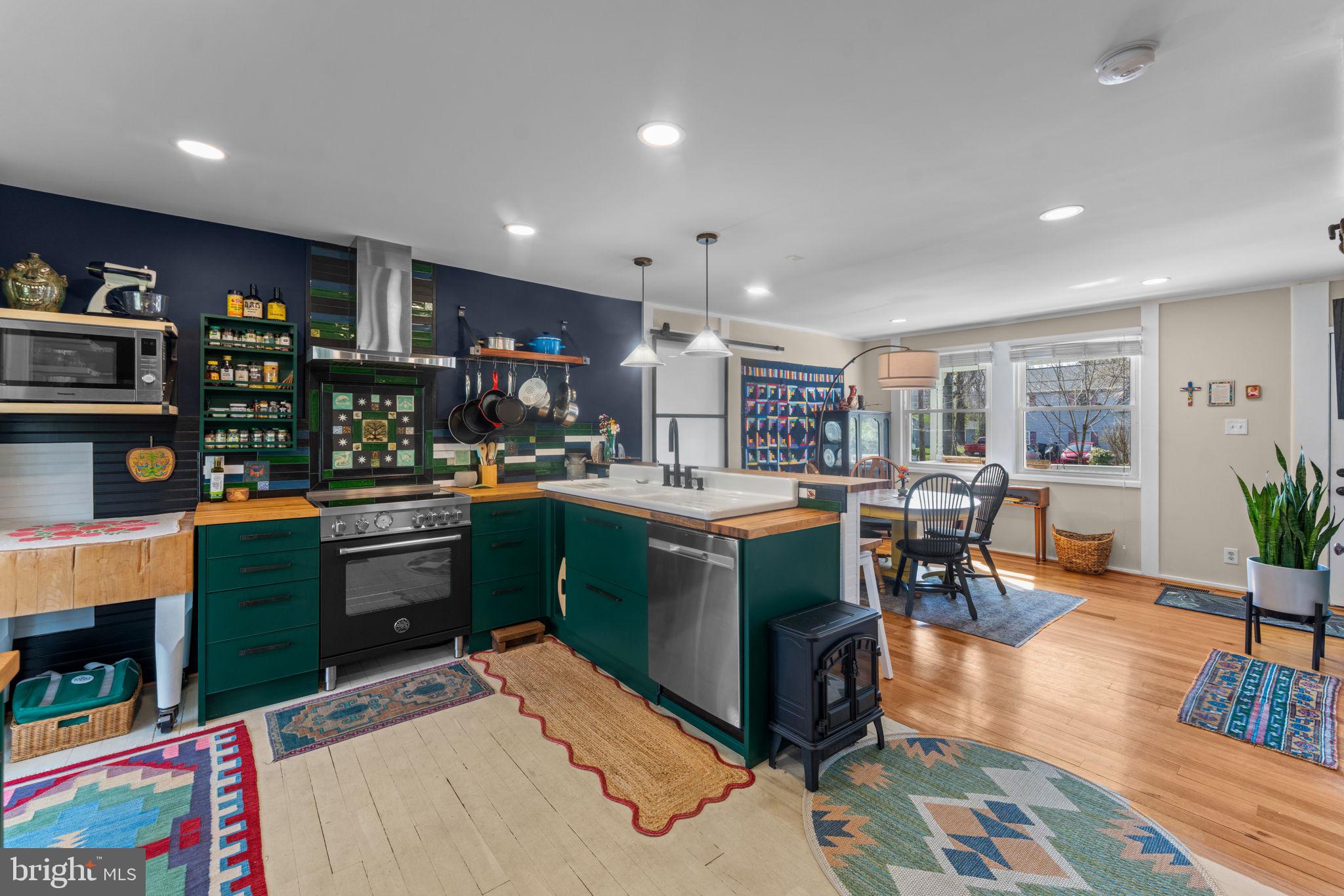 4702 Longfellow Street Riverdale, MD 20737 - Photo 12 of 87