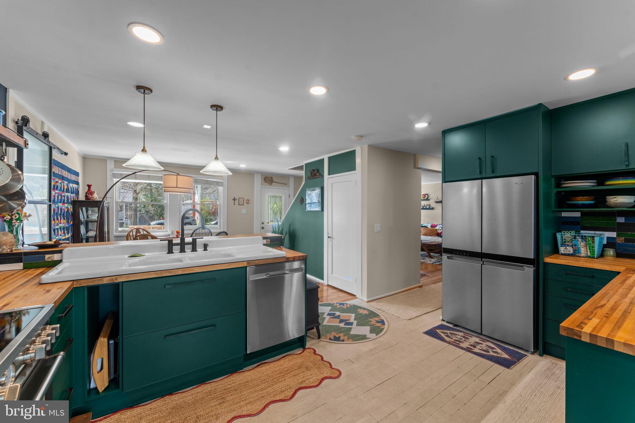4702 Longfellow Street Riverdale, MD 20737 - Photo 16 of 87