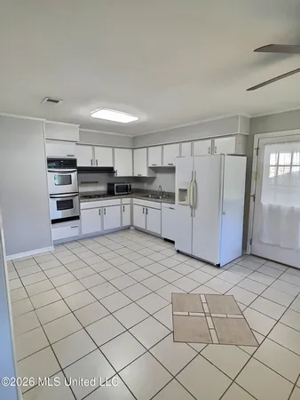 $1,495 | 302 Hunter Drive, Ocean Springs, MS 39564