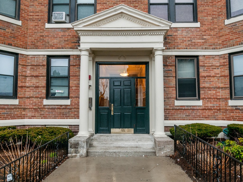 451 Park Drive, Unit 5A Boston, MA 02215 - Photo 11 of 12