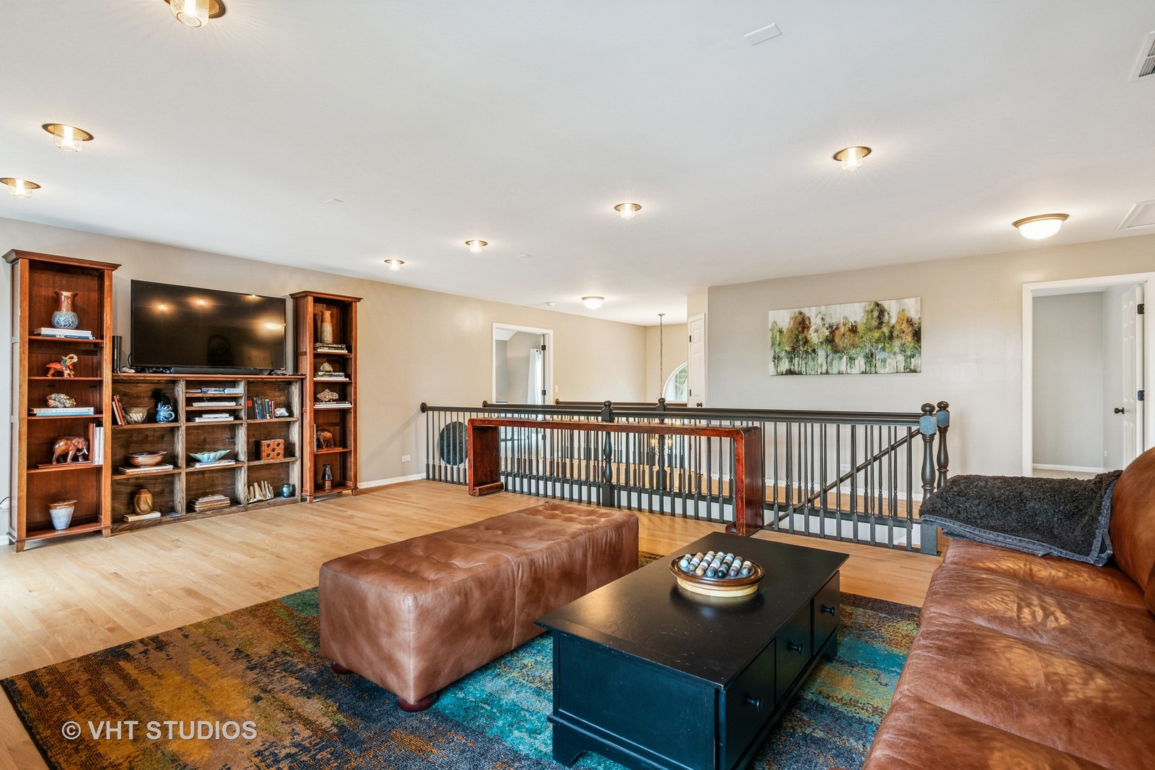 900 Legacy Ridge Algonquin, IL 60102 - Photo 22 of 41 a living room with furniture and a flat screen tv