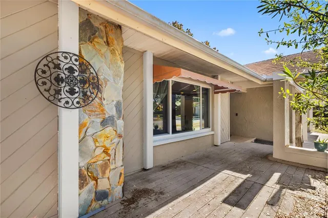 a view of a front door of the house