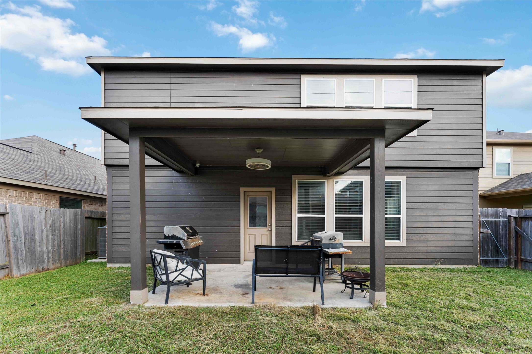 14810 Ruddy Duck Lane Houston, TX 77049 - Photo 28 of 28 a view of an chairs and table in patio