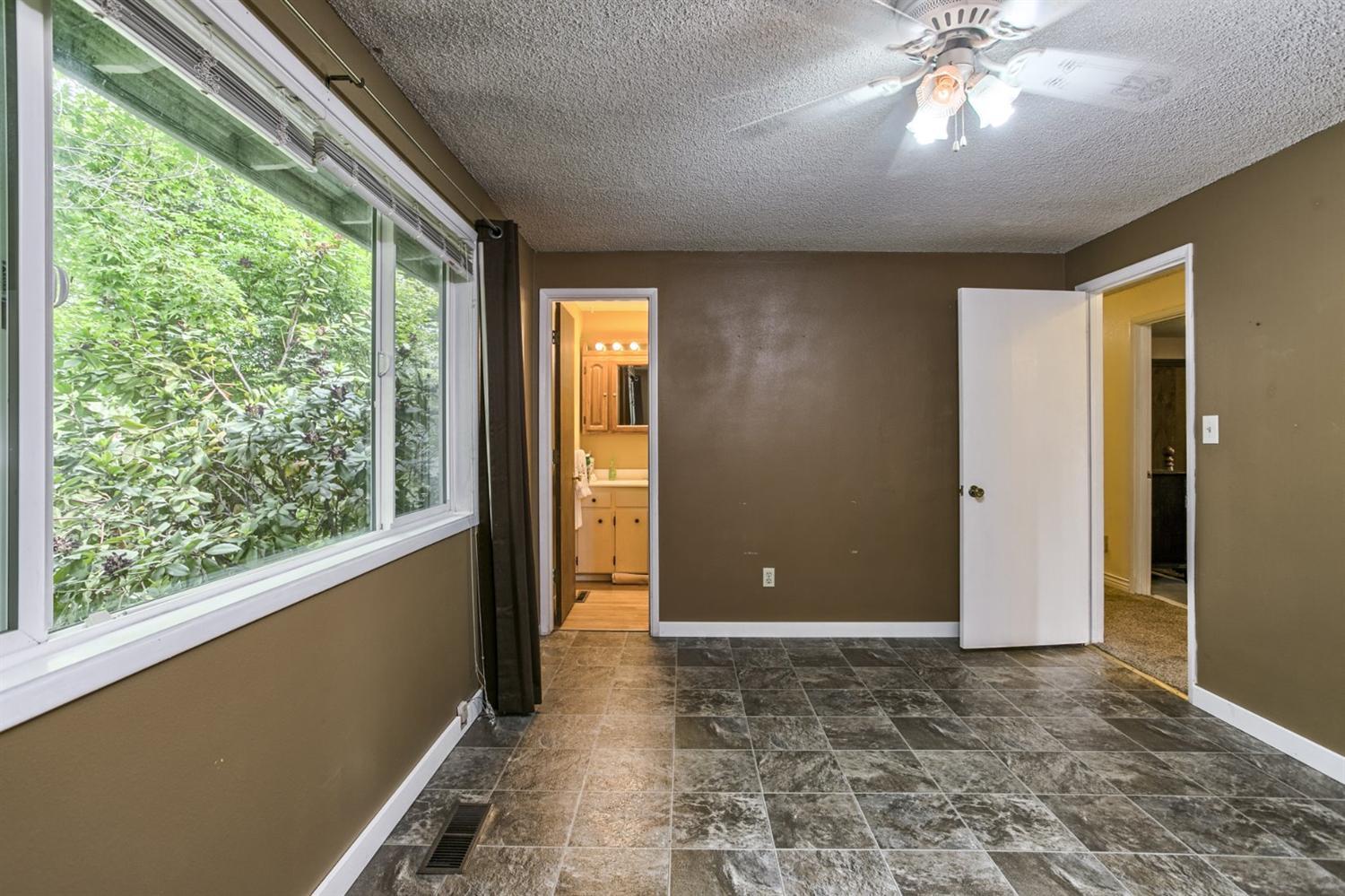 2114 Delta Waters Road Medford, OR 97504 - Photo 14 of 32 Additional Photo
