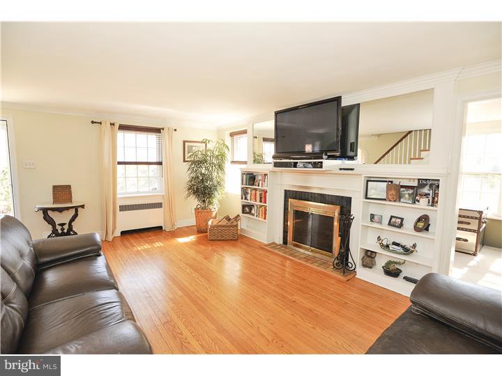 1200 Rices Mill Road Wyncote, PA 19095 - Photo 4 of 20 Living Room