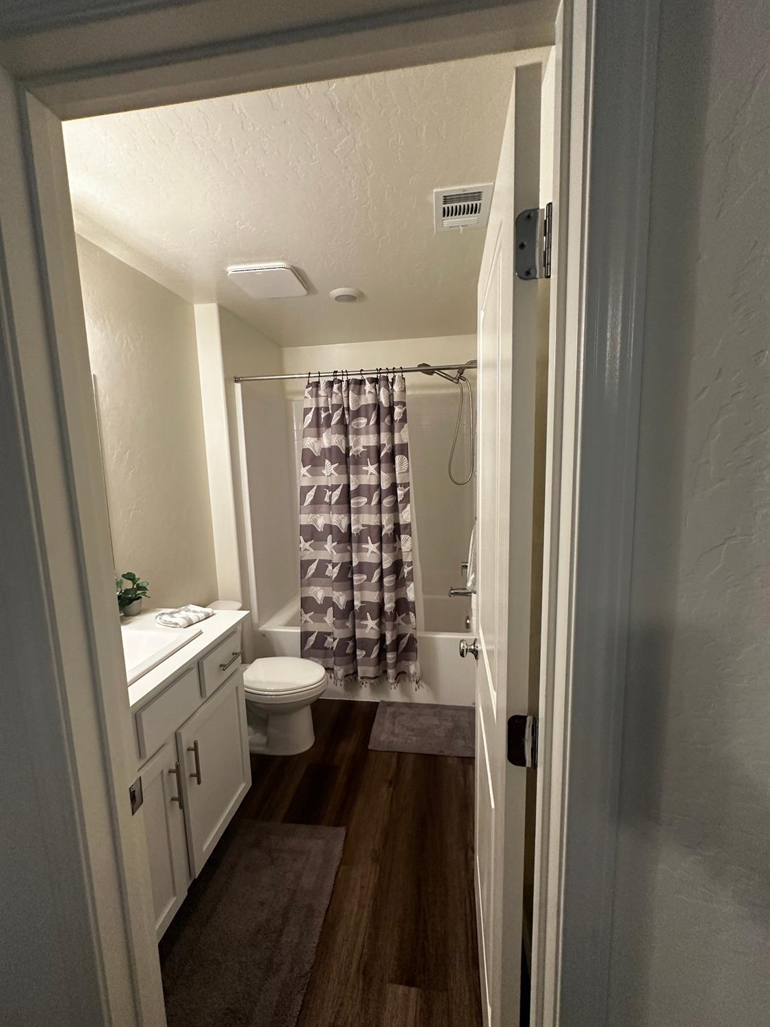 1905 George Avenue Sanger, CA 93657 - Photo 10 of 23