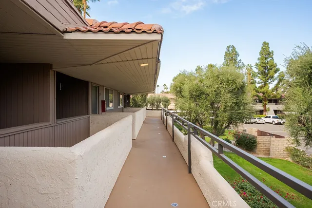 $179,900 | 2825-205 North Los Felices Road, Unit 205, Palm Springs, CA 92262