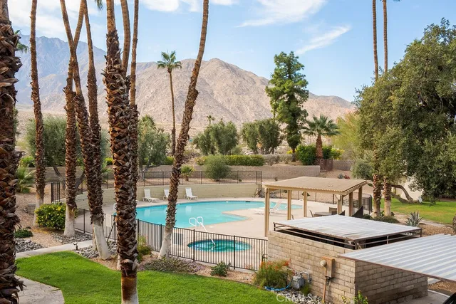 $179,900 | 2825-205 North Los Felices Road, Unit 205, Palm Springs, CA 92262