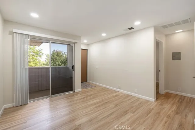 $179,900 | 2825-205 North Los Felices Road, Unit 205, Palm Springs, CA 92262