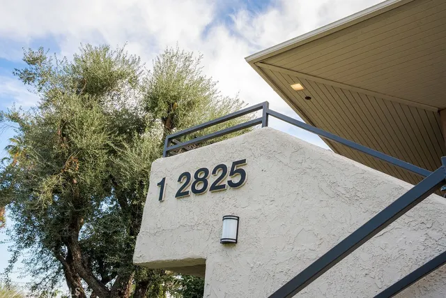 $179,900 | 2825-205 North Los Felices Road, Unit 205, Palm Springs, CA 92262