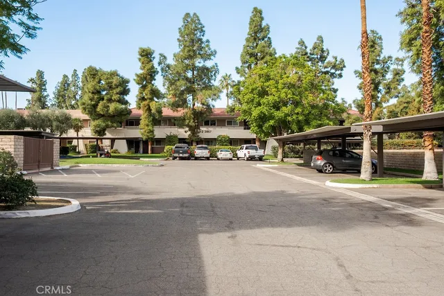 $179,900 | 2825-205 North Los Felices Road, Unit 205, Palm Springs, CA 92262