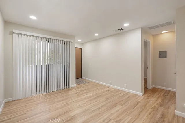 $179,900 | 2825-205 North Los Felices Road, Unit 205, Palm Springs, CA 92262