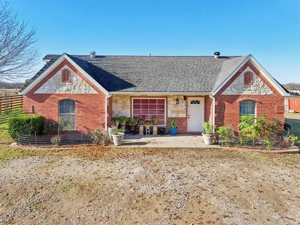 $2,500 | 2750 Nolan Road, Ferris, TX 75125