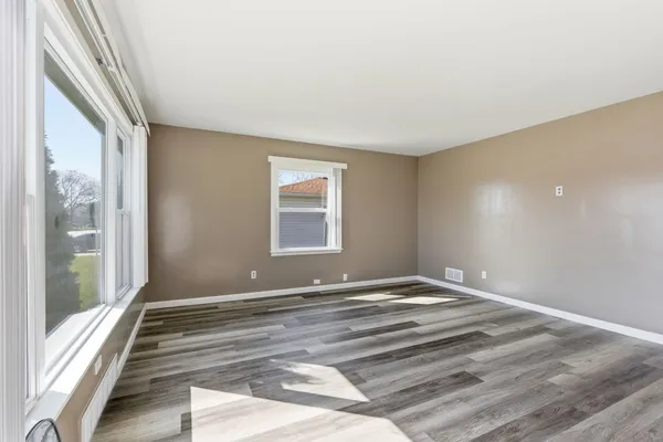 $239,999 | 2330 177th Street, Lansing, IL 60438