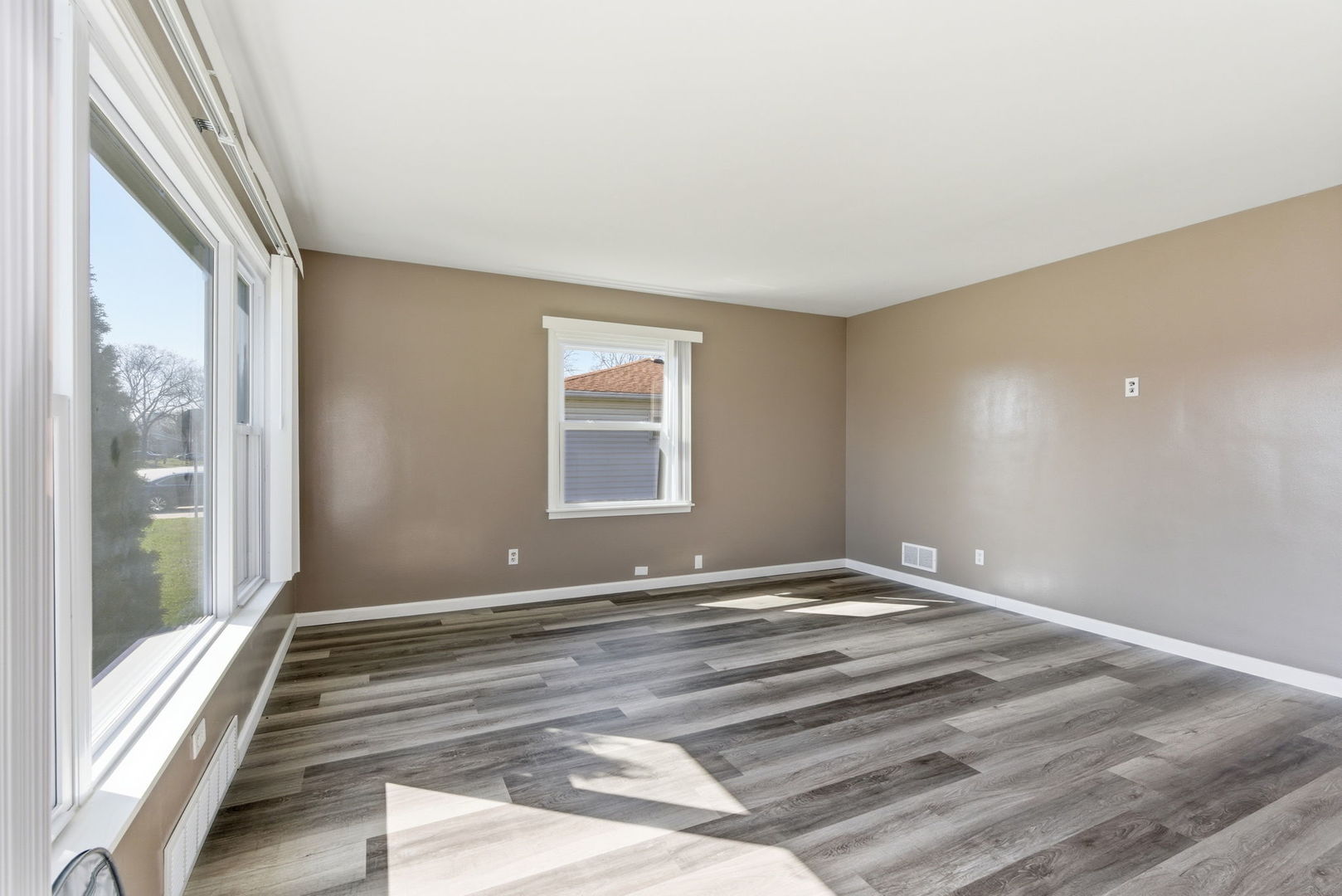 2330 177th Street Lansing, IL 60438 - Photo 3 of 20