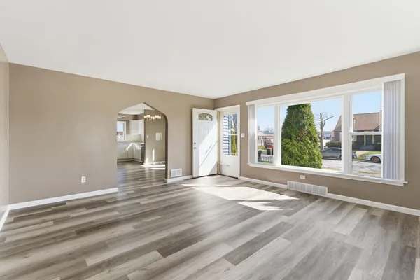 $239,999 | 2330 177th Street, Lansing, IL 60438