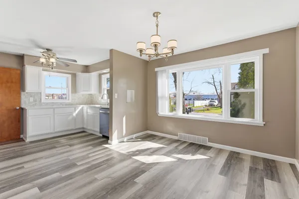 $239,999 | 2330 177th Street, Lansing, IL 60438