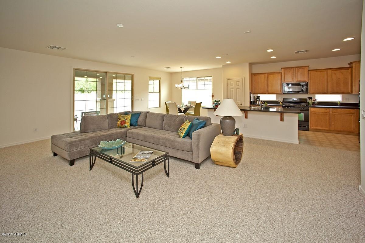 2989 East Ridgewood Lane Gilbert, AZ 85298 - Photo 10 of 29 11-Family Room
