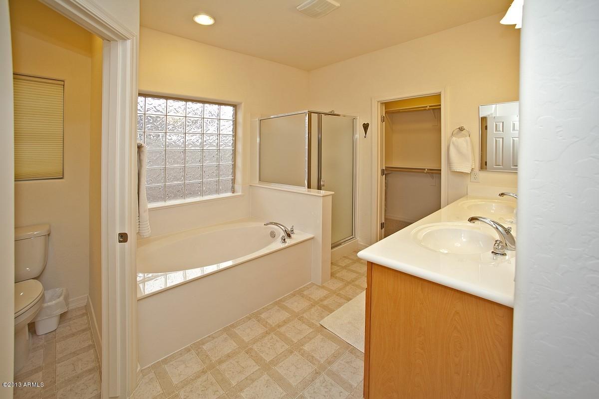 2989 East Ridgewood Lane Gilbert, AZ 85298 - Photo 13 of 29 14-Master Bathroom