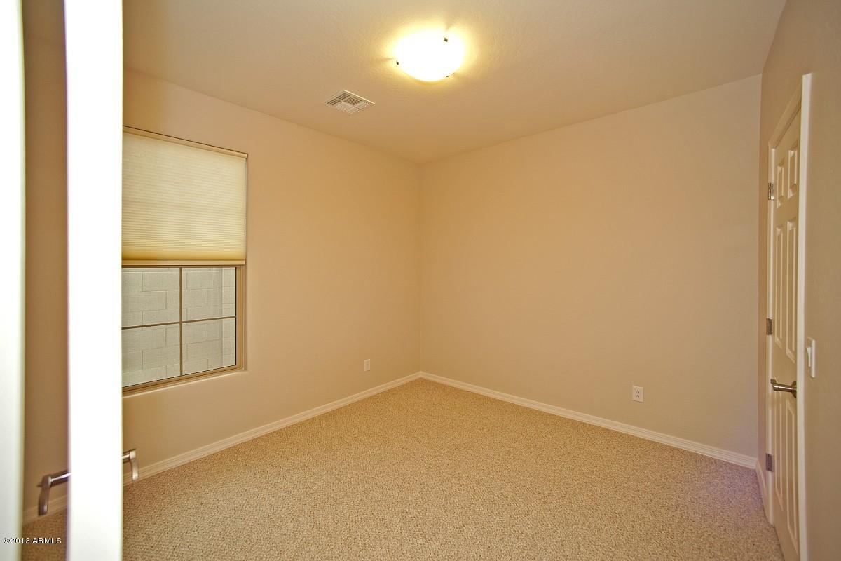 2989 East Ridgewood Lane Gilbert, AZ 85298 - Photo 17 of 29 18-Bedroom 2, with walk-in closet