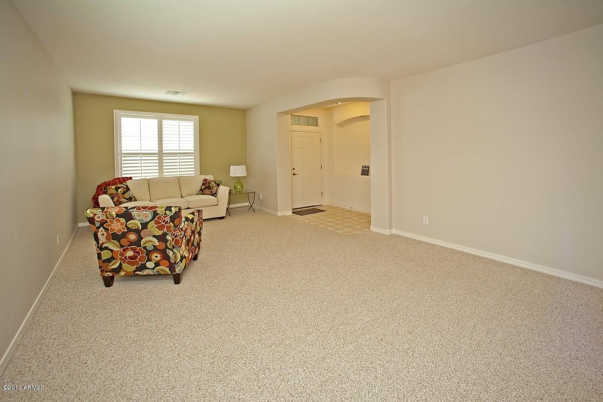2989 East Ridgewood Lane Gilbert, AZ 85298 - Photo 2 of 29 03-Living Room