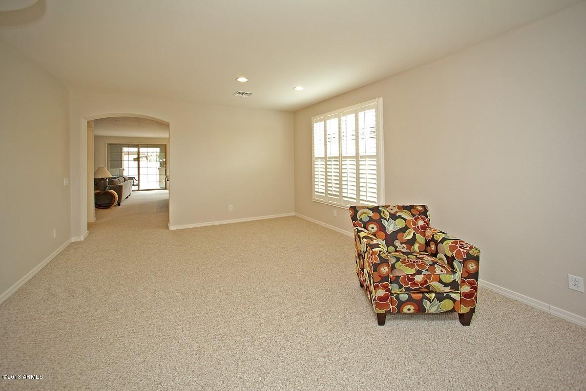 2989 East Ridgewood Lane Gilbert, AZ 85298 - Photo 3 of 29 04-Dining Room
