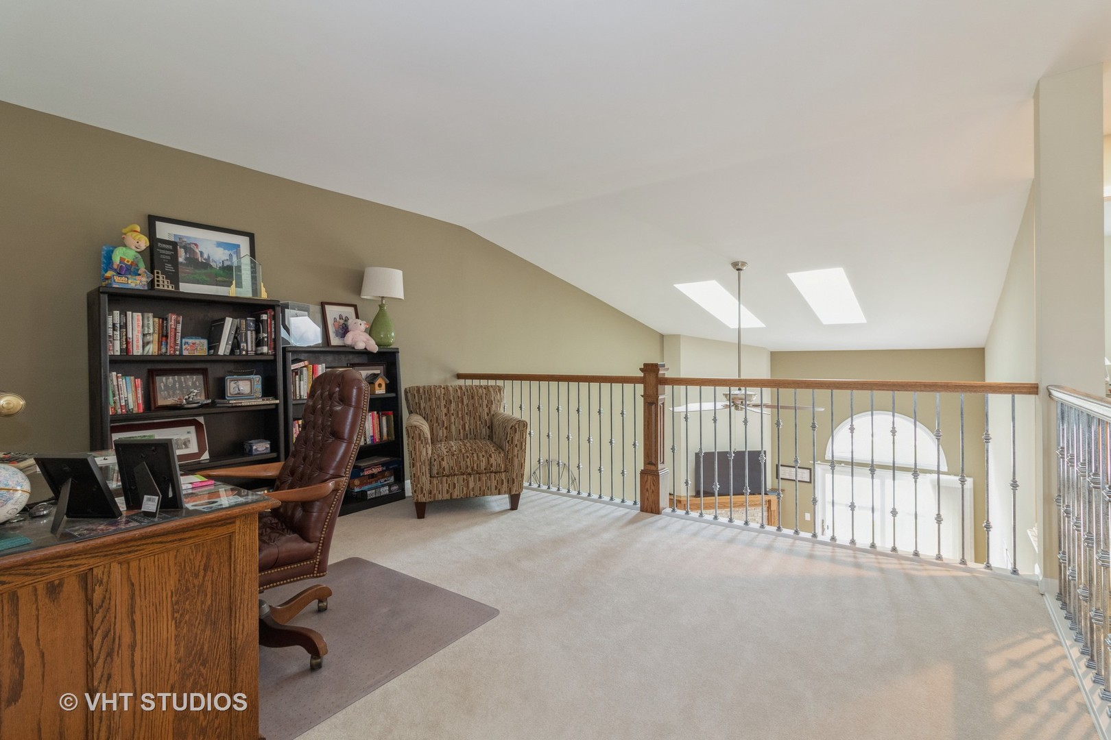 14520 Lake Ridge Road Orland Park, IL 60462 - Photo 8 of 16 a view of a workspace