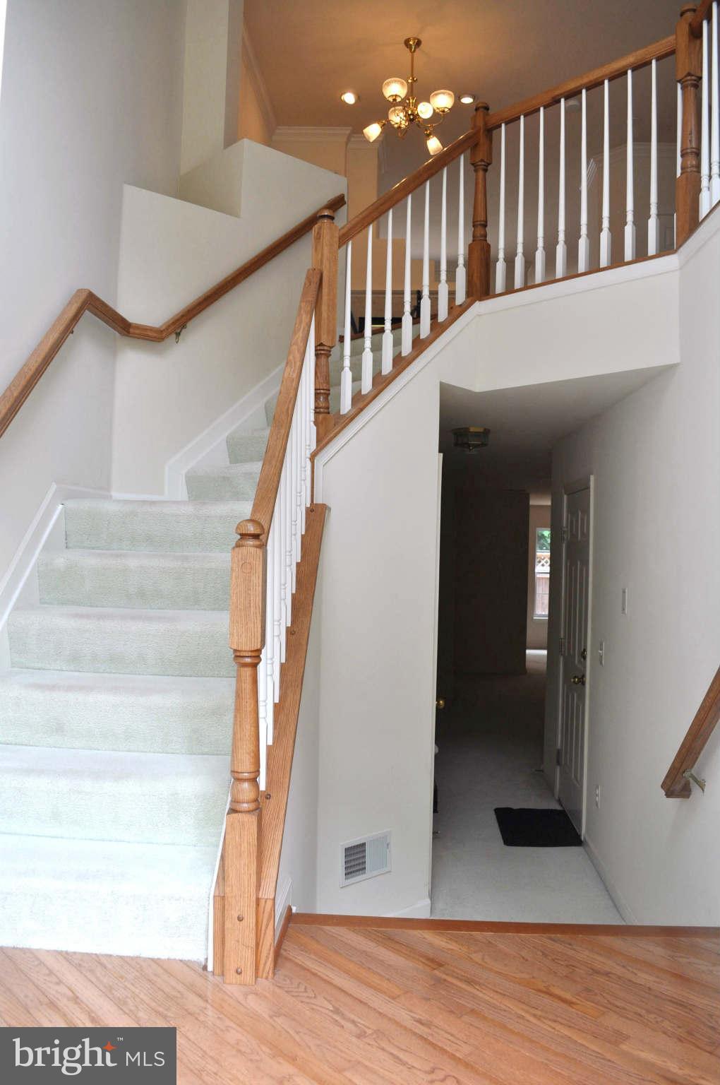 2 Level Foyer
