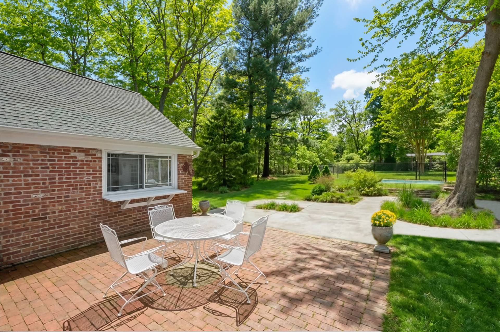 29 D Squiretown Road Hampton Bays, NY 11946 - Photo 16 of 26