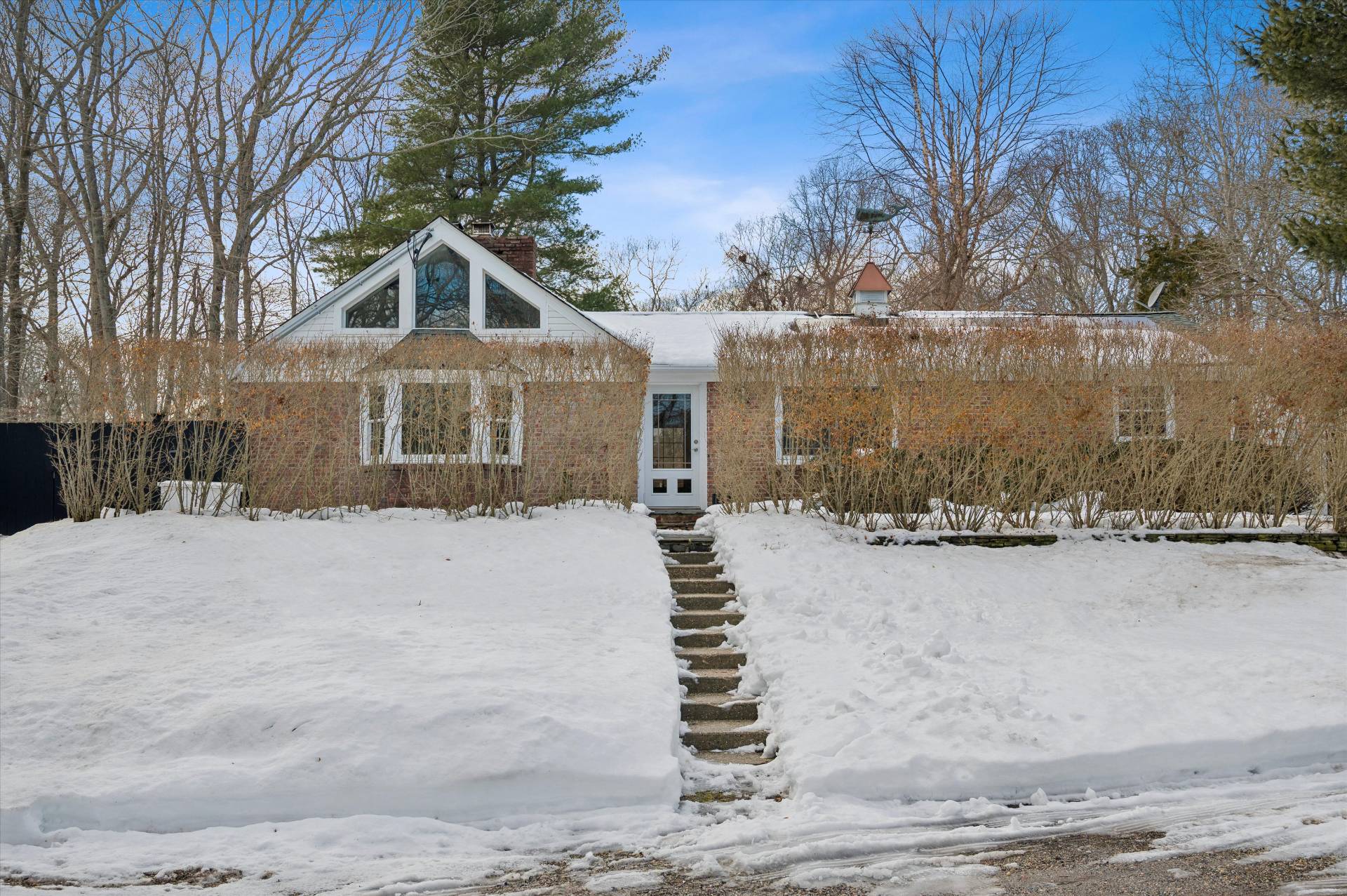 29 D Squiretown Road Hampton Bays, NY 11946 - Photo 2 of 26