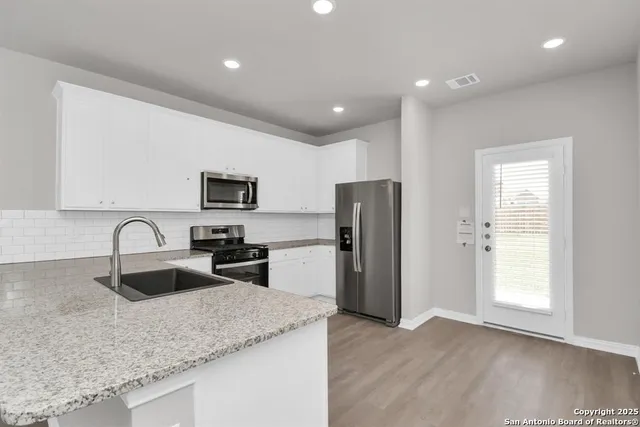 $2,649 | 27035 Beacon Gln Drive, Unit KIMBELL D1, Katy, TX 77493