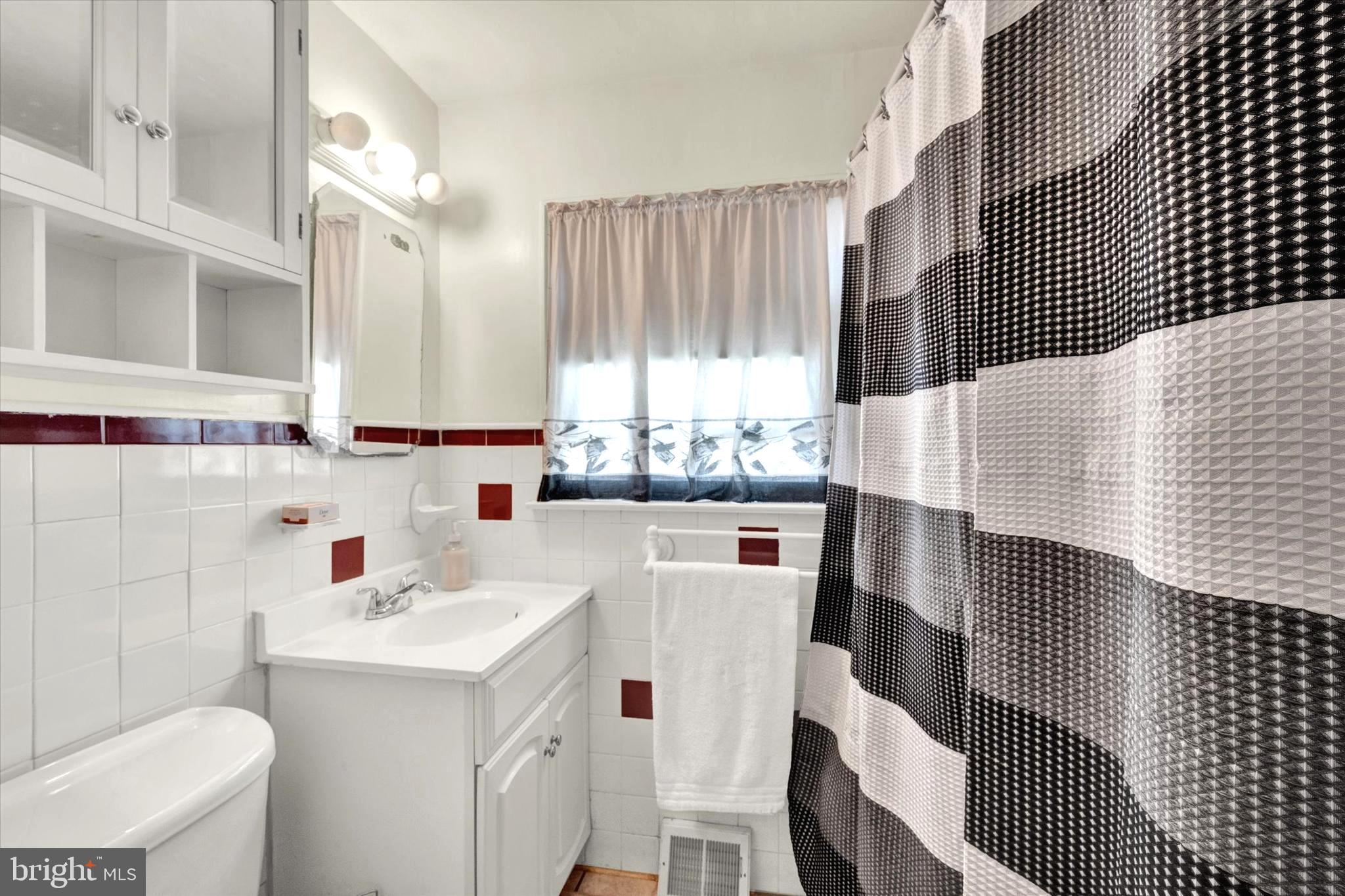 2826 Shipley Road Philadelphia, PA 19152 - Photo 18 of 24 Gallery Image 18