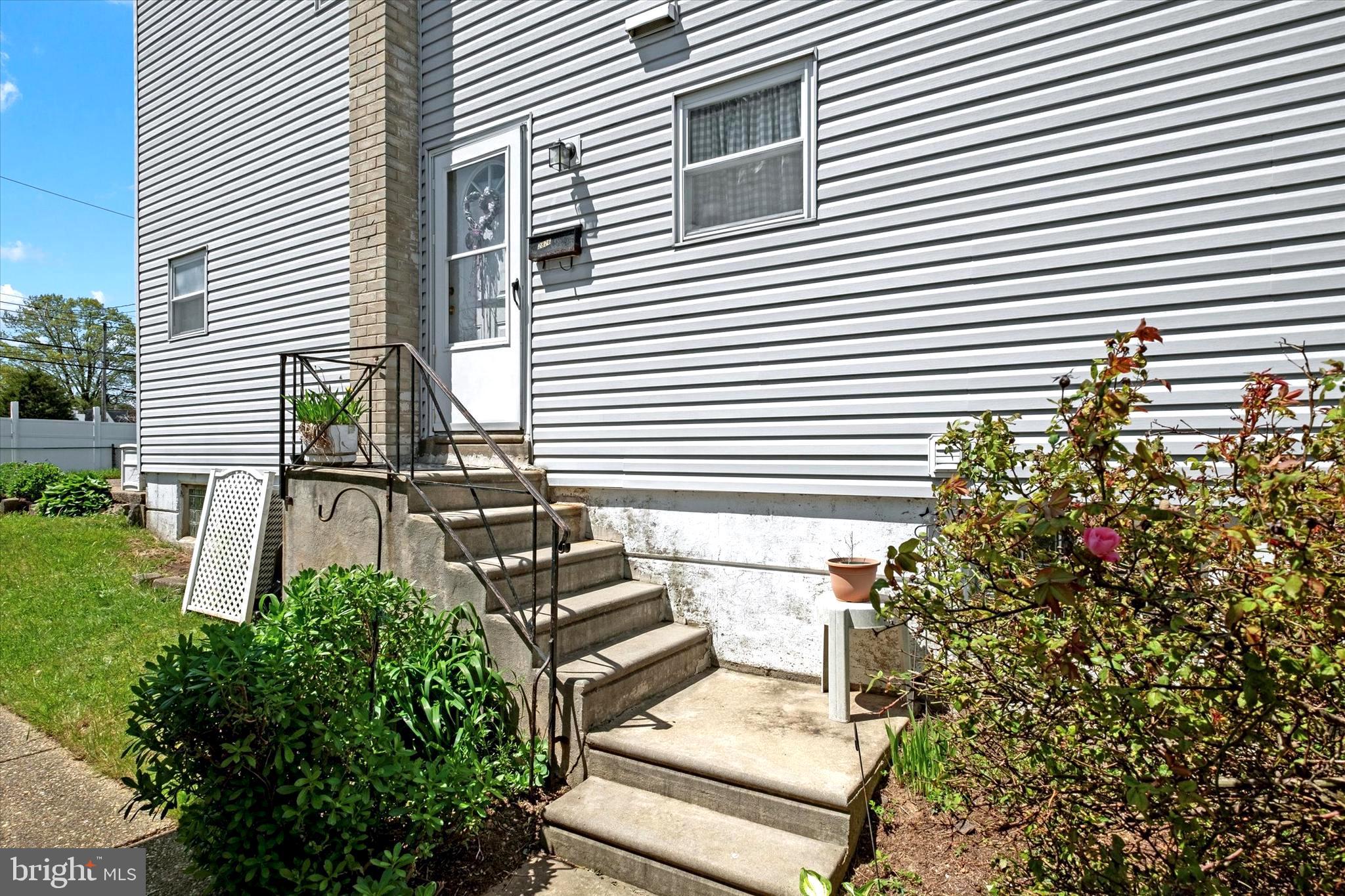 2826 Shipley Road Philadelphia, PA 19152 - Photo 4 of 24 Gallery Image 4