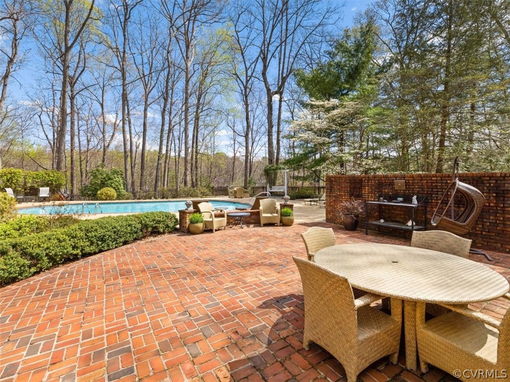 2931 West Brigstock Road Midlothian, VA 23113 - Photo 36 of 46 a outdoor space with furniture