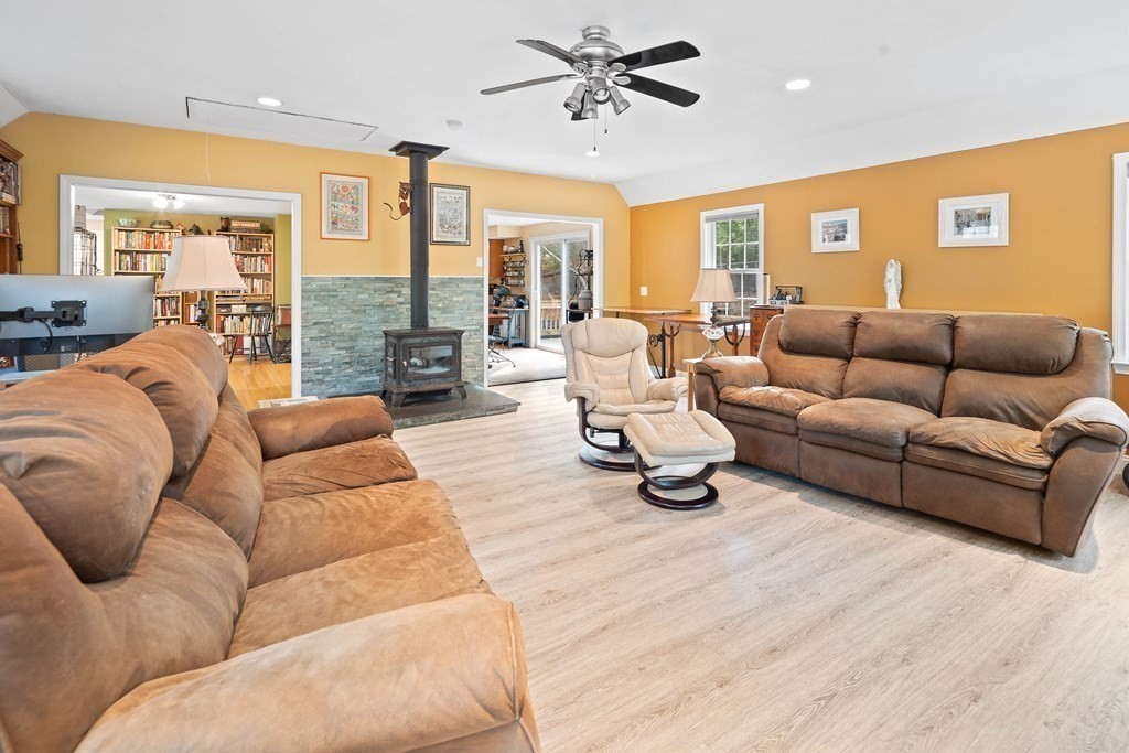 121 Wareham Road Plymouth, MA 02360 - Photo 3 of 30 Gallery Image 3