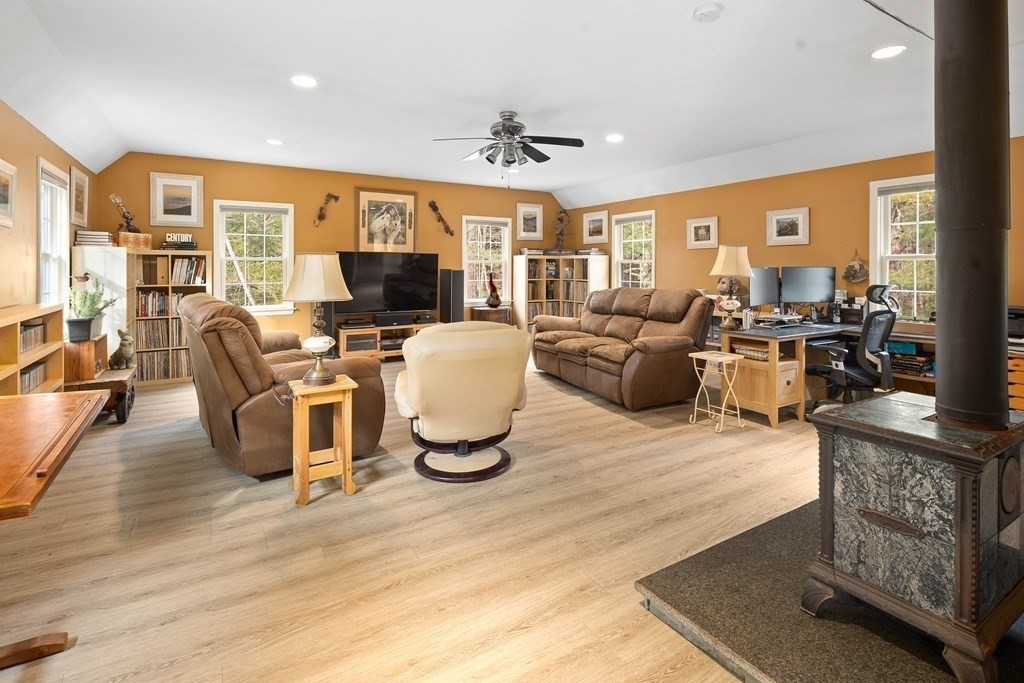 121 Wareham Road Plymouth, MA 02360 - Photo 4 of 30 Gallery Image 4