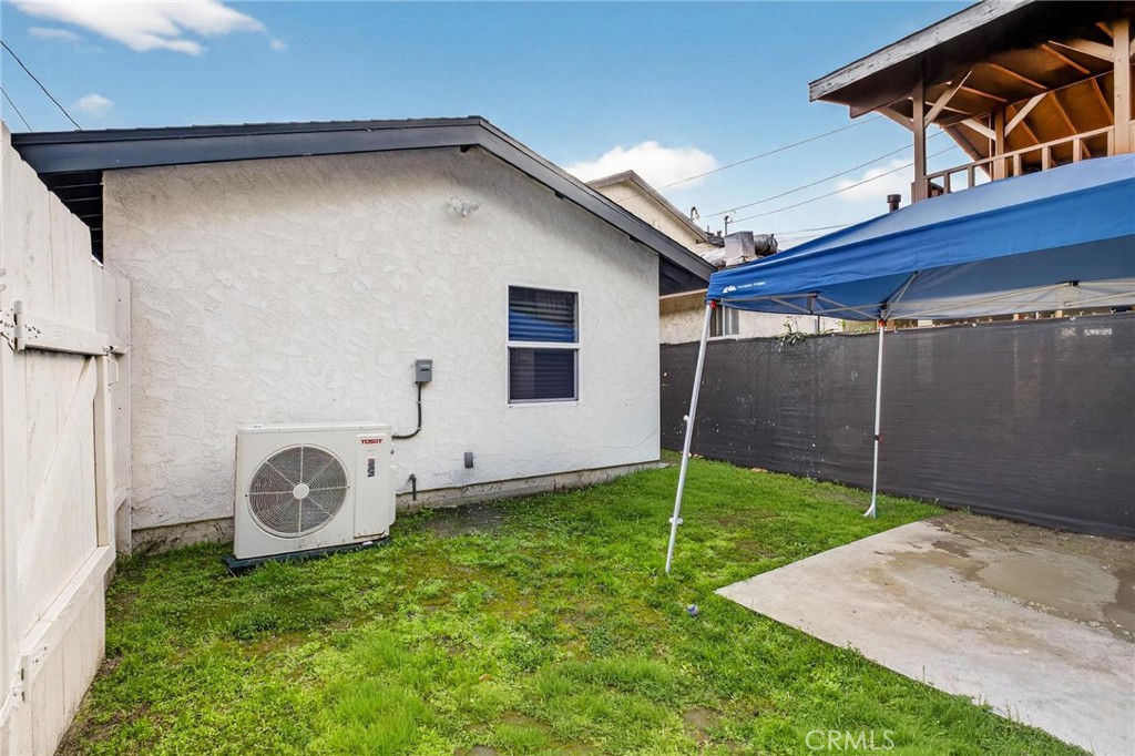 2115 West 29th Street, Unit A Long Beach, CA 90810 - Photo 11 of 13 Backyard