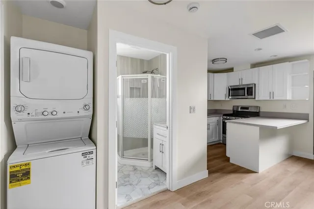 $2,300 | 2115 West 29th Street, Unit A, Long Beach, CA 90810