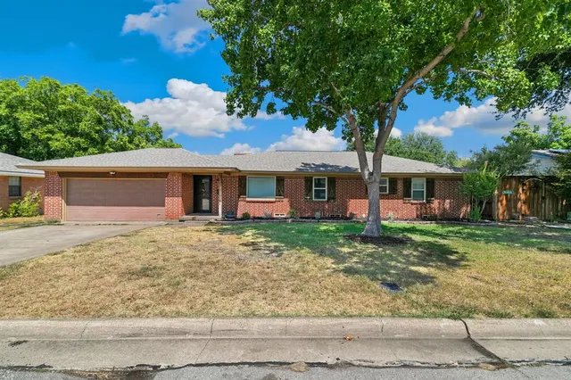 $325,000 | 545 Temple Drive, Lewisville, TX 75057