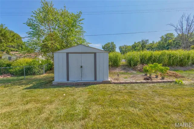 $223,000 | 3303 Greenwood Lane, Godfrey, IL 62035