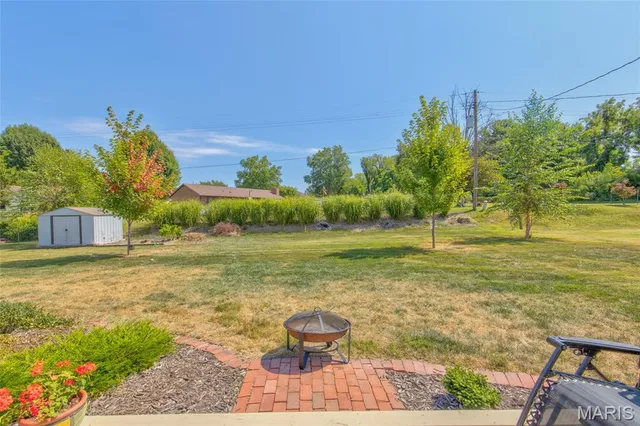 $223,000 | 3303 Greenwood Lane, Godfrey, IL 62035