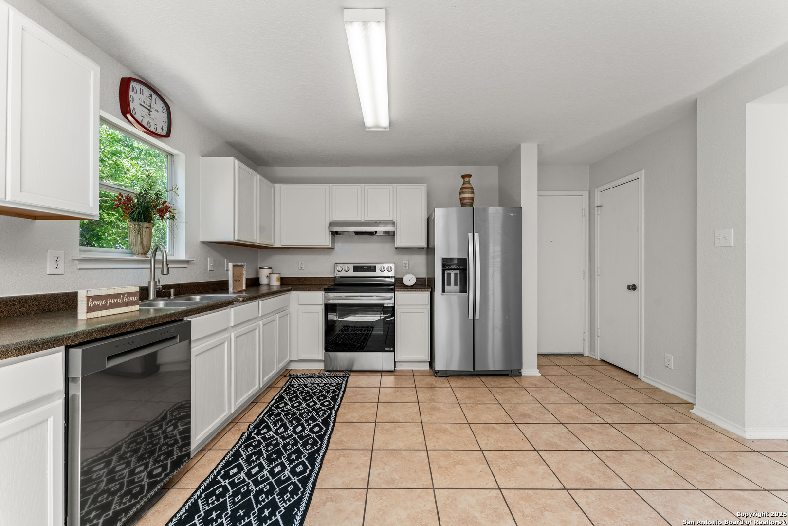 931 Marble Point San Antonio, TX 78251 - Photo 10 of 25