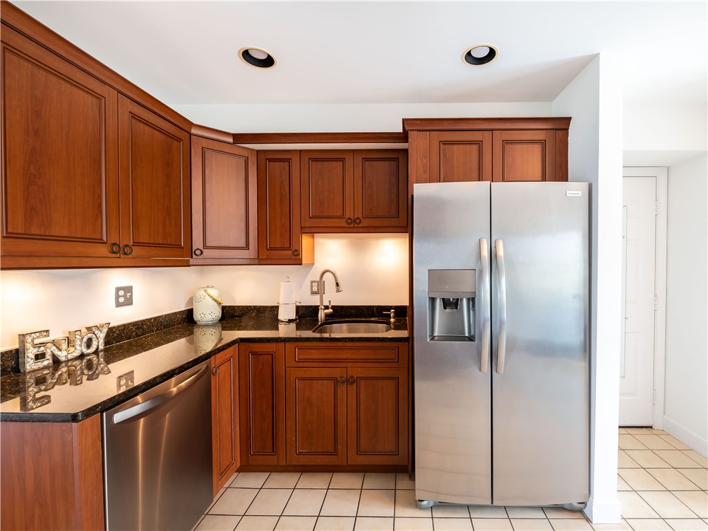 401 Corey Lane Middletown, RI 02842 - Photo 13 of 43